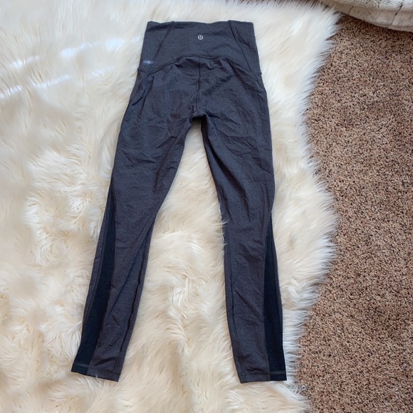 Lululemon train times 7/8 size 4 - Picture 4 of 4